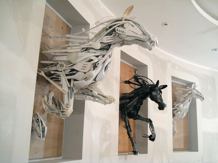 Recycle art by Sayaka Ganz #paard
