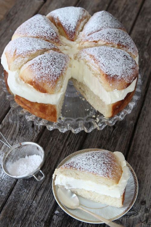 Swedish cream bun cake