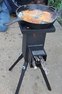 --- Living Prepared --- rocket stove style food co...