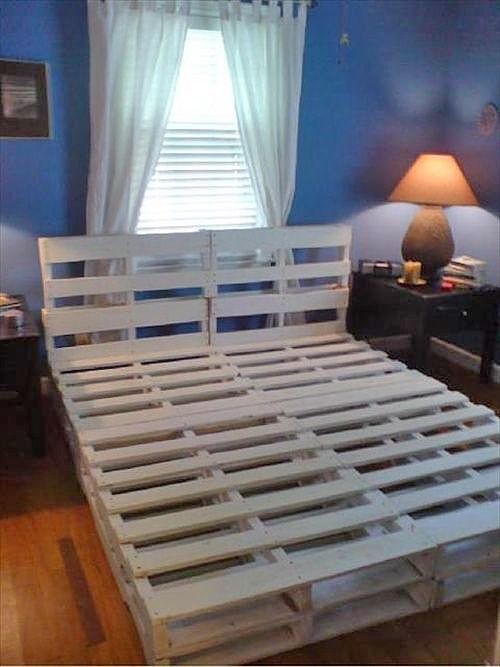 16 Gorgeous DIY Bed frames • Tutorials, including...