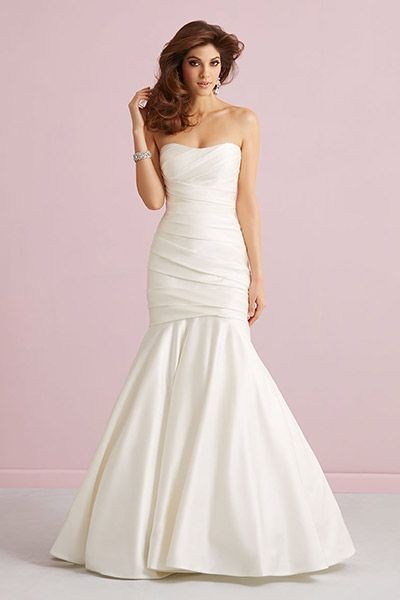 Mermaid wedding gown by Allure Romance. I don't no...