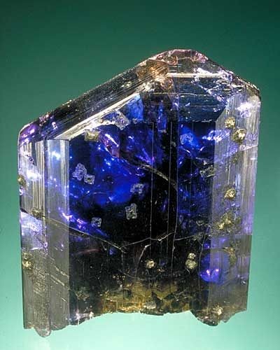 Magnificent Untreated Tanzanite, discovered in Tan...