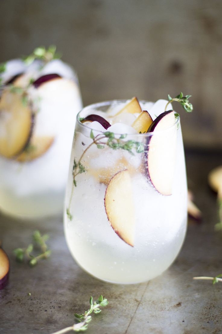Plum and Thyme Prosecco Smash #fall #cocktail