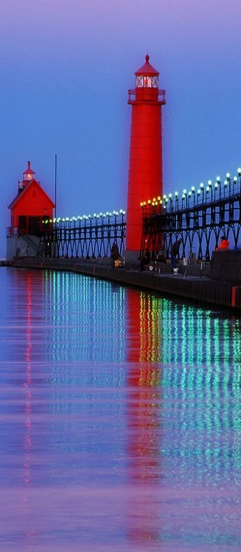 Grand Haven #Lighthouse & Pier - Located at Gr...