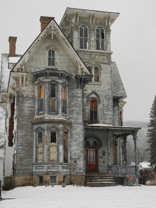 How I love this house. So sad that beautiful homes...