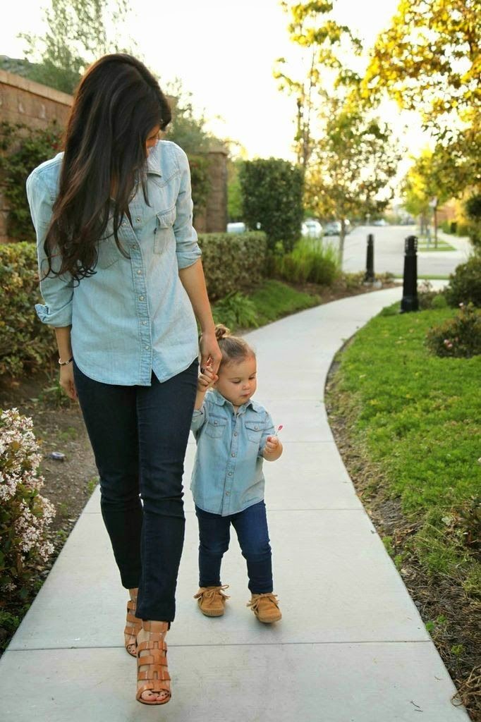 Matching mom and daughter outfit, love