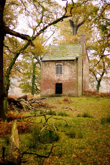 Forest Cottage, Cheshire, England photo via biteyo...