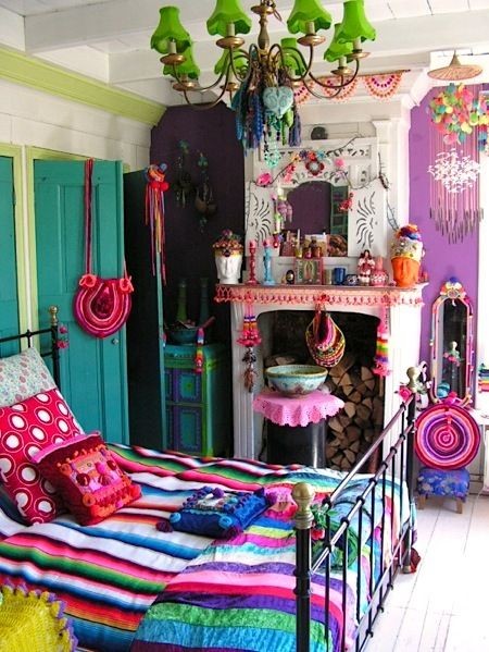 This room would be a dream for any teenager or col...