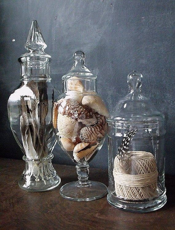 Love apothecary jars! Have them all over my house...