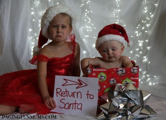 What a FUN Sibling Photo idea for the Christmas Ca...