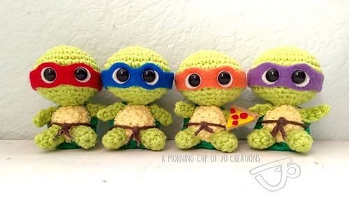 Ninja Turtles free pattern on Ravelry! Sooo cute!