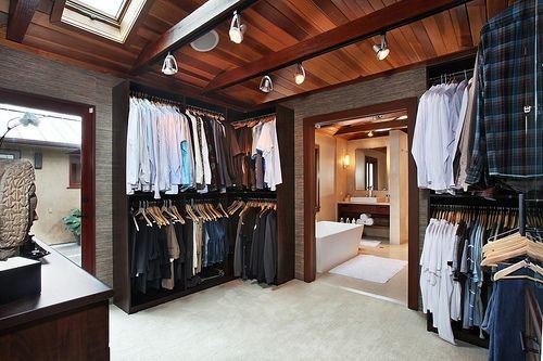 Walk-in closet - Now that's what I'm talking about...