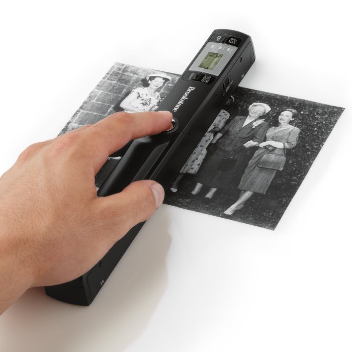 Wirelessly scan receipts, letters, recipes, photos...