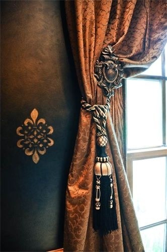 the devil is in the details! love the faux finish...