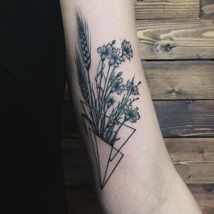 Blackwork geometric and floral by Sasha Tattooing,...