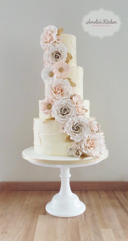 22 Glamorously Intricate Wedding Cakes - MODweddin...