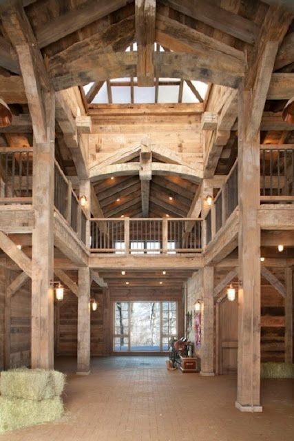 Beautiful, open barn. Could have a lobby, break ro...