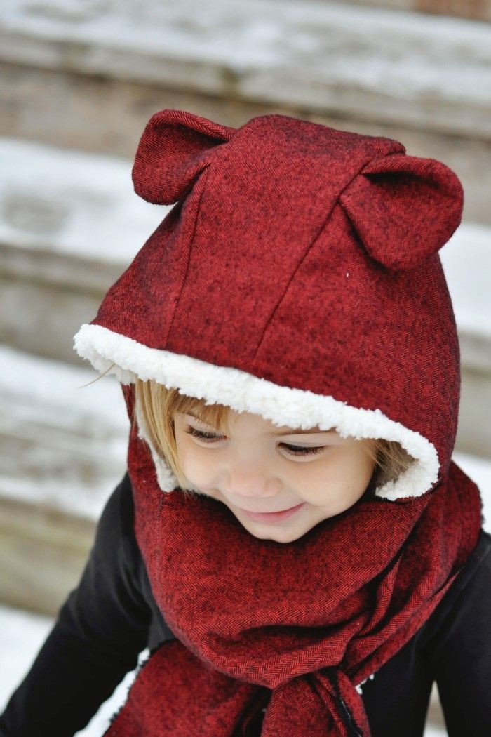 Use your favorite hood pattern to make this easy c...