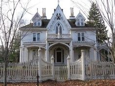 ABANDONED HOUSE IN MARTHA'S VINEYARD -  I could re...