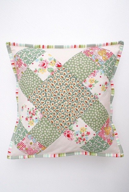 patchwork pillow tutorial