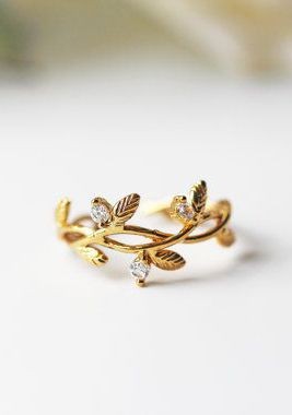 Gold Cubic Zirconia Branch Leaves Adjustable Ring....