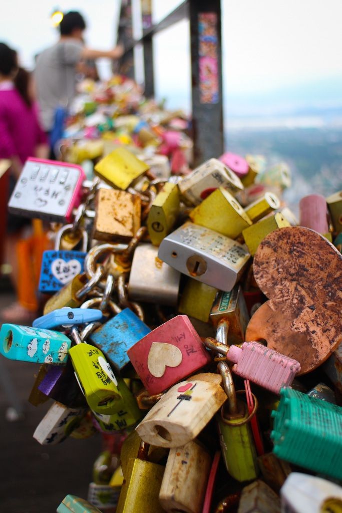 The Seoul Tower 'love locks' are too adorably swee...