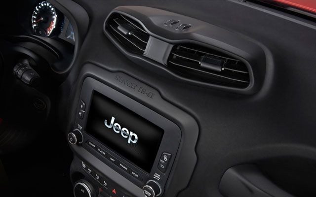 10 Things You Need to Know About the 2015 Jeep Ren...