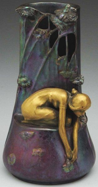 Ernst Wahliss / Amphora - Heliosine Girl & Flo...