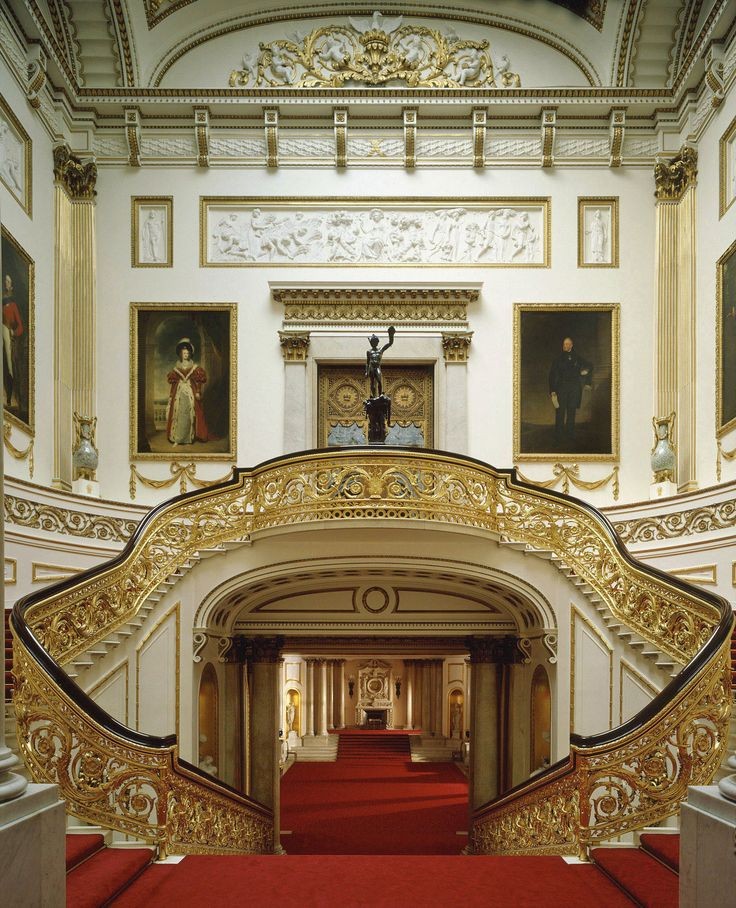The Grand Staircase at Buckingham Palace |  photog...