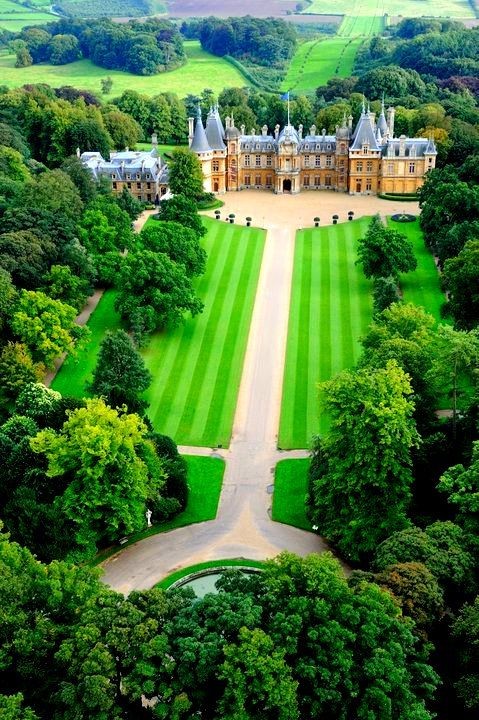 loveisspeed.......: Waddesdon Manor is a country h...