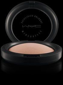 MAC Mineralize Skinfinish Natural - gives such a s...