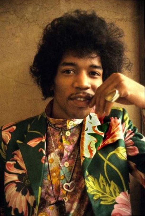 André 3000 Transforms Into Jimi Hendrix; Does...