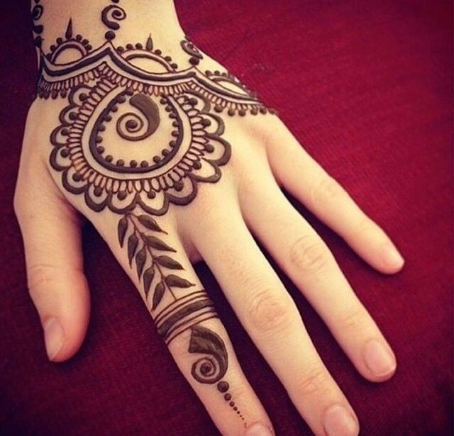 40 Delicate Henna Tattoo Designs - Sortra