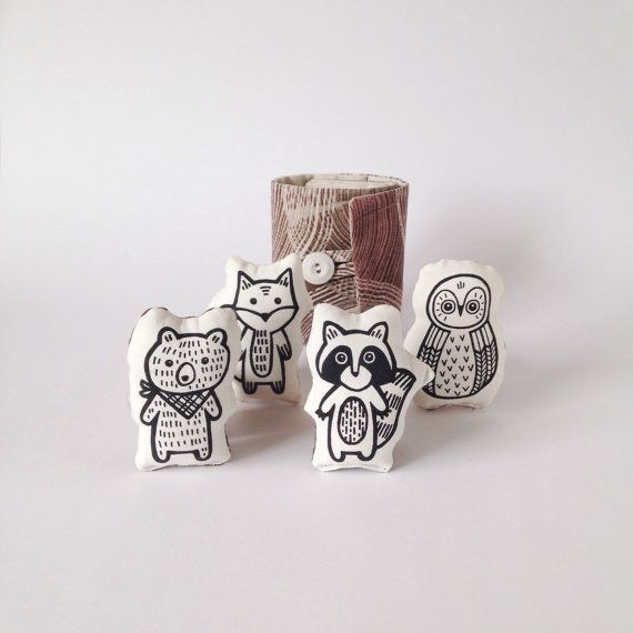 Miniature Woodland Creatures Log Toy. Pocket Pals....