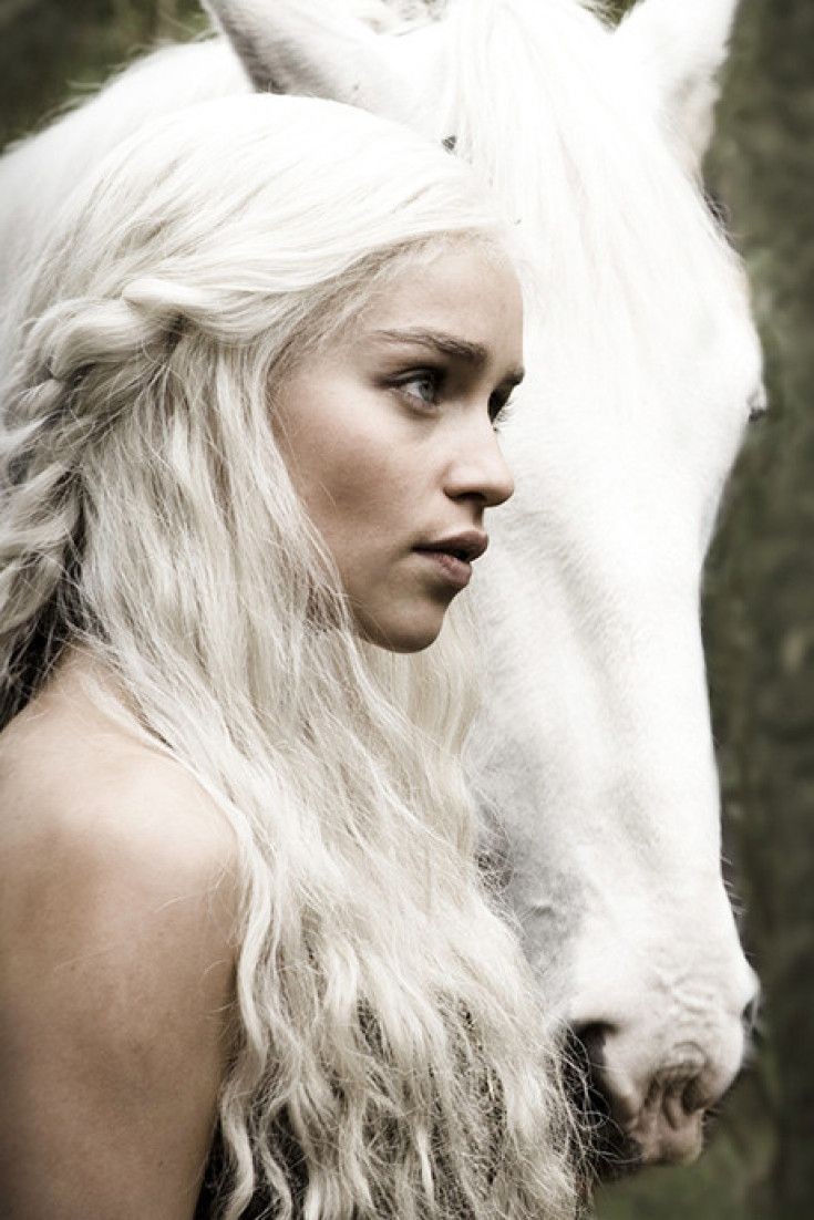 7 'Game Of Thrones' Theories So Crazy They Have To...