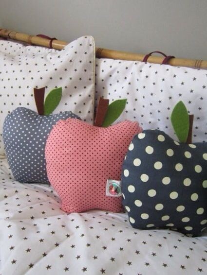 Sewing idea: apple pillow. Maybe a good end-of-the...