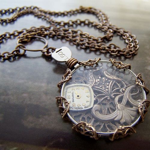 pocket watch full of awesomeness. I do love steamp...