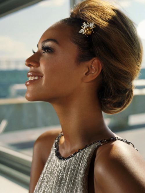 smiling Beyonce and her beautiful hairstyle #hair