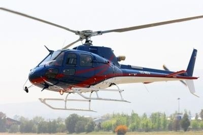 Eurocopter AS350 B3e helicopter - I saw a black he...