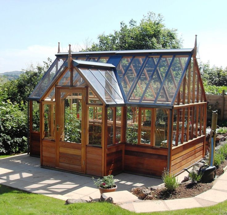 Website with a lot of beautiful greenhouses