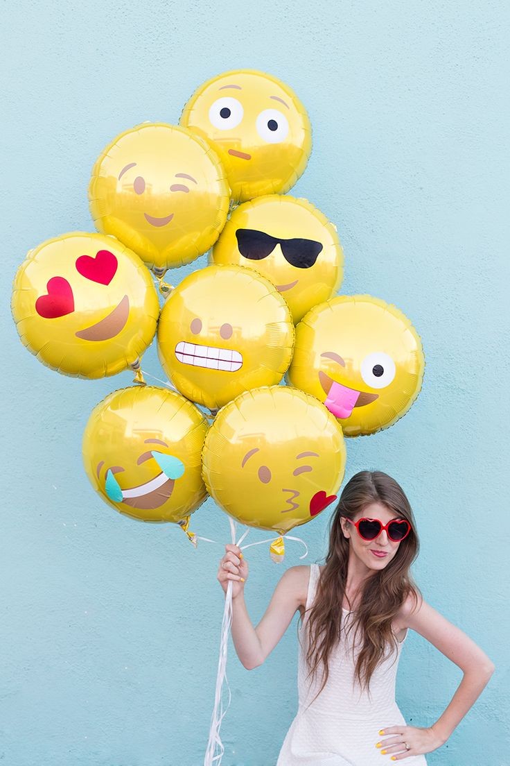 DIY Emoji Balloons Tutorial