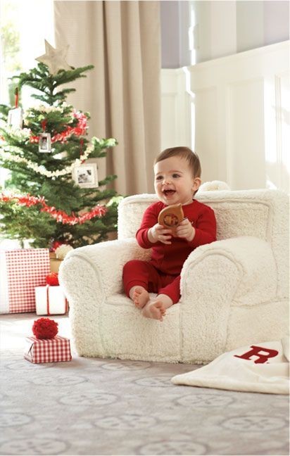 5 must-haves for baby's first Christmas to make it...