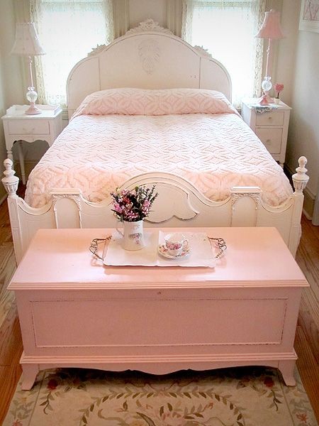 sweet bedroom - love the pink cedar chest and chen...