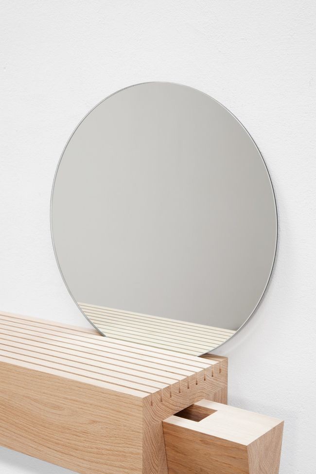 Furniture design: bathroom mirror and beautiful wo...