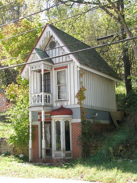 Tiny house in Eureka Springs Arkansas - I could li...
