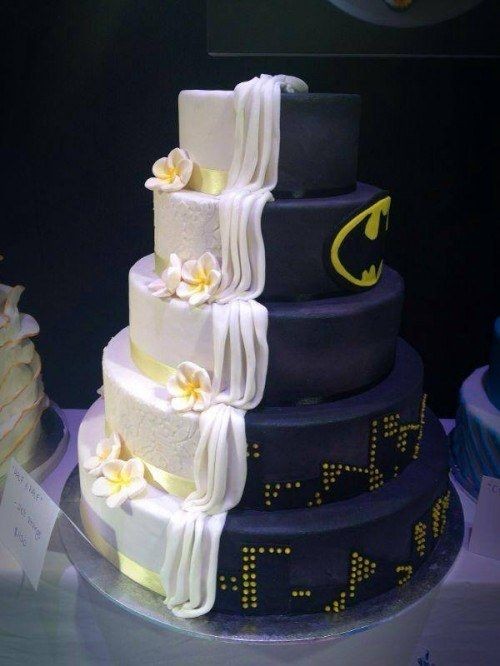 Batman | 19 Spectacularly Nerdy Wedding Cakes. Thi...