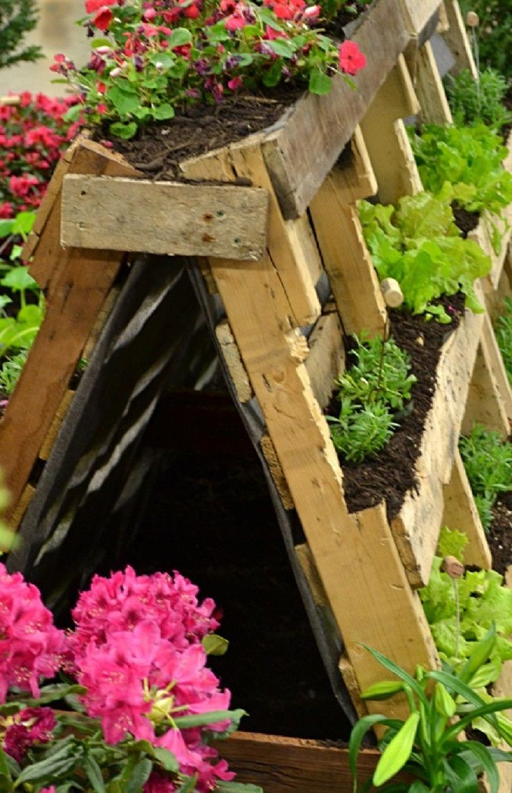 Top 10 DIY Garden Decoration Ideas. I love these p...