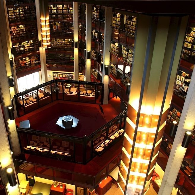 Thomas Fisher Rare Book Library at University of T...