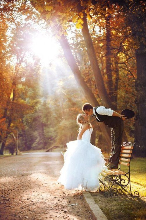 5 Wedding Planning Tips Every Fall Bride Should Co...