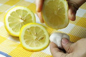 How to Use a Lemon to Lighten Your Skin
